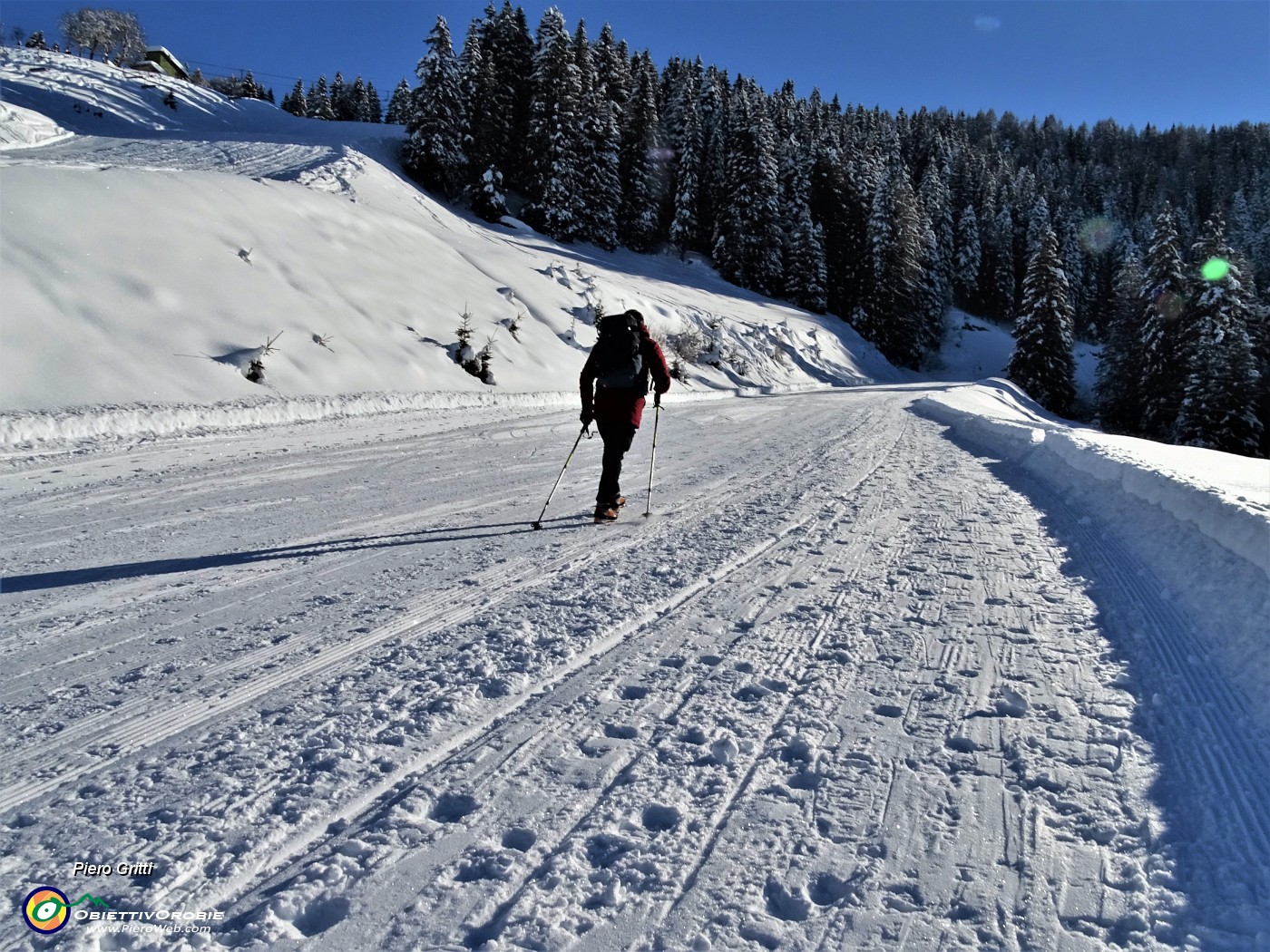 21 Salendo la pista panoramica.JPG